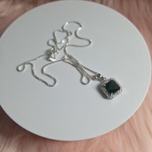 Elegant Sterling Silver 925 Necklace with Green Pendant And Moissanite